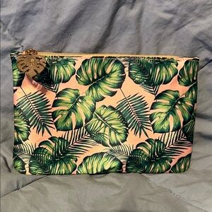 Ipsy Leafy Green Cosmetic Pouch